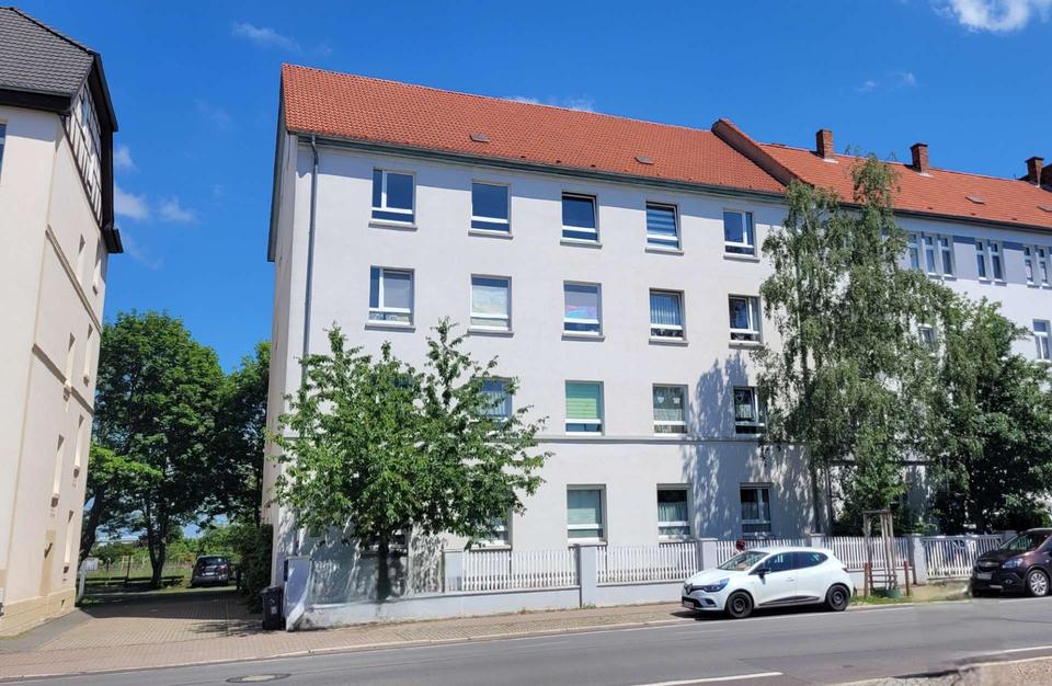 Thumbnail-Schöne 4-Raumwohnung mit Einbauküche und Stellplatz in Gotha Ost