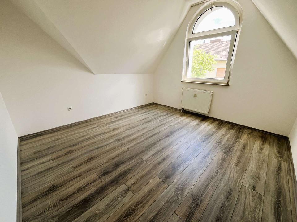 Thumbnail-Charmante 2-Zimmer-DG-Wohnung - ideal für kleine Familie