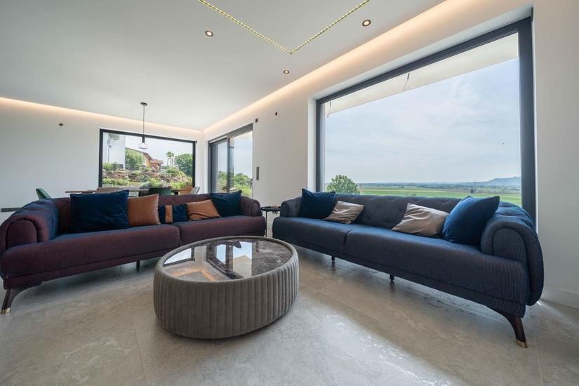 Thumbnail-Traumaussicht: EG-Wohnung (Neubau und eigener Garten)