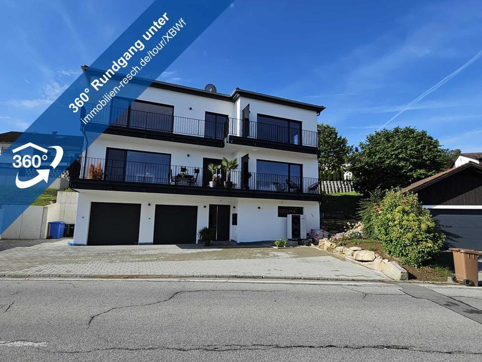 Thumbnail-Wohnen mit Weitblick Neuwertige 2-Zimmer-Wohnung mit Tageslichtduschbad, EBK und Balkon