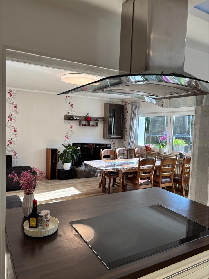 Thumbnail-Helle und modern renovierte 3-ZKB Erdgeschosswohnung mit Terrasse