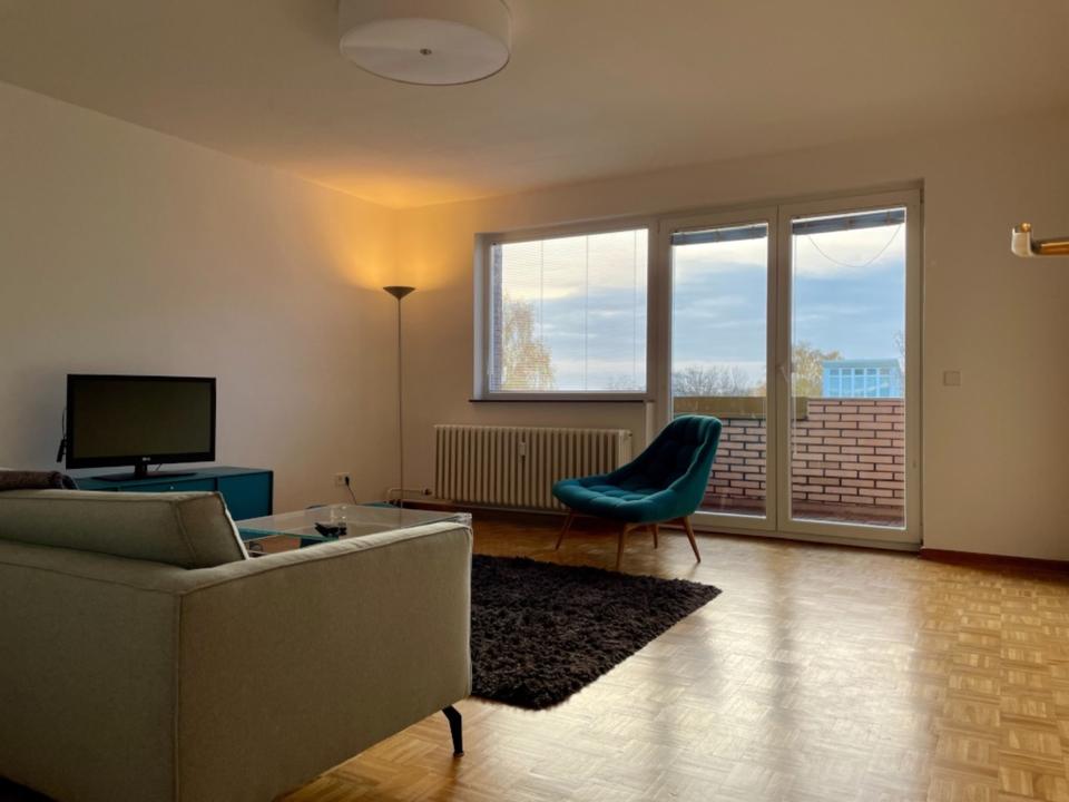 Thumbnail-Newly renovated 2 Room top floor Apartment