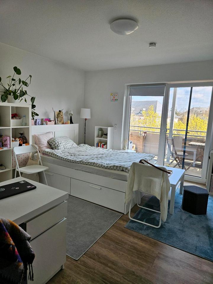 Thumbnail-Modernes Frauen WG-Zimmer mit eigenem WC & Balkon