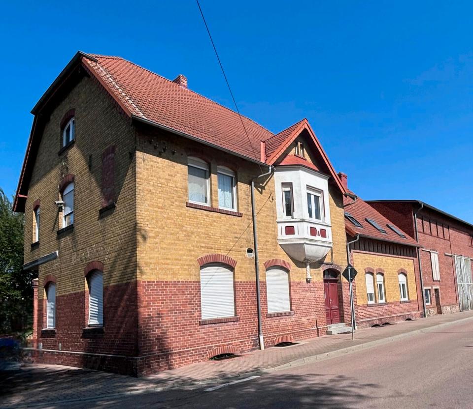 Thumbnail-Großes Zweifamilienhaus