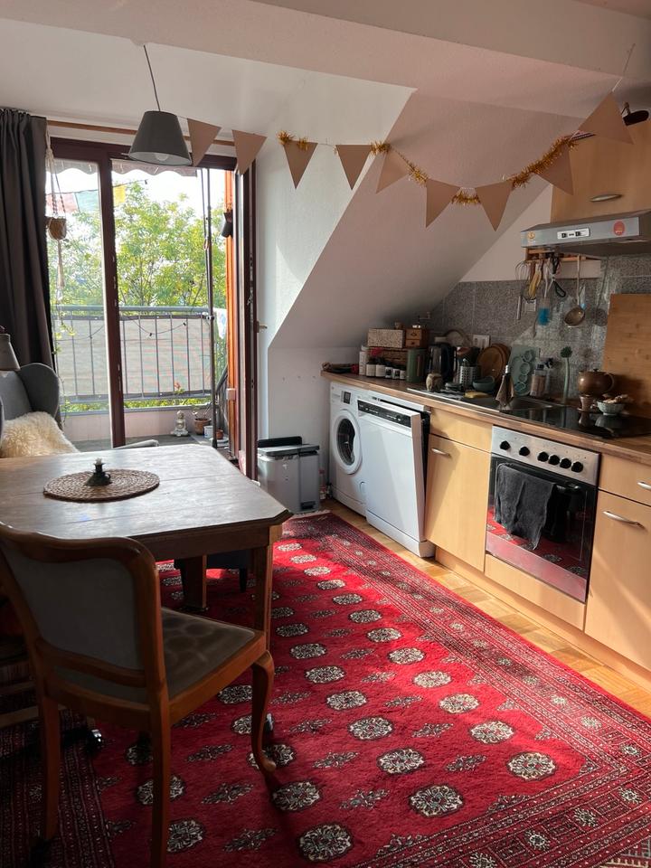 Thumbnail-Gemütliche, möblierte 2-Zimmer-Dachgeschosswohnung