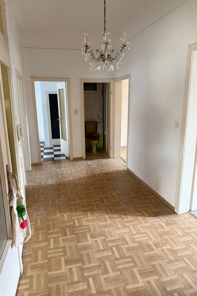 Thumbnail-Großzügige 3,5-Zimmer-Altbauwohnung im beliebten Johannesviertel