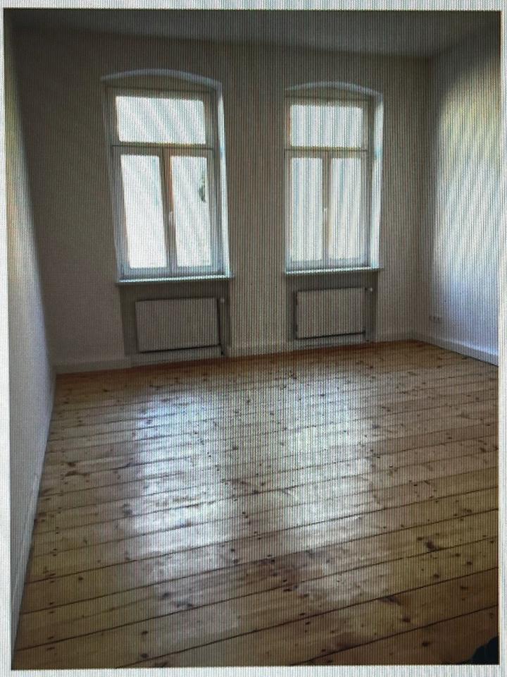 Thumbnail-Hochwertig sanierte 3 Zimmer Altbauwohnung mit Dielenboden