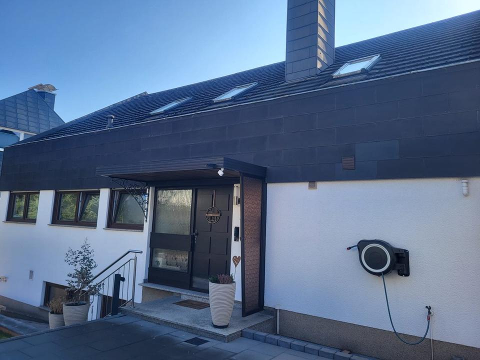 Thumbnail-Großzügiges Zweifamilienhaus