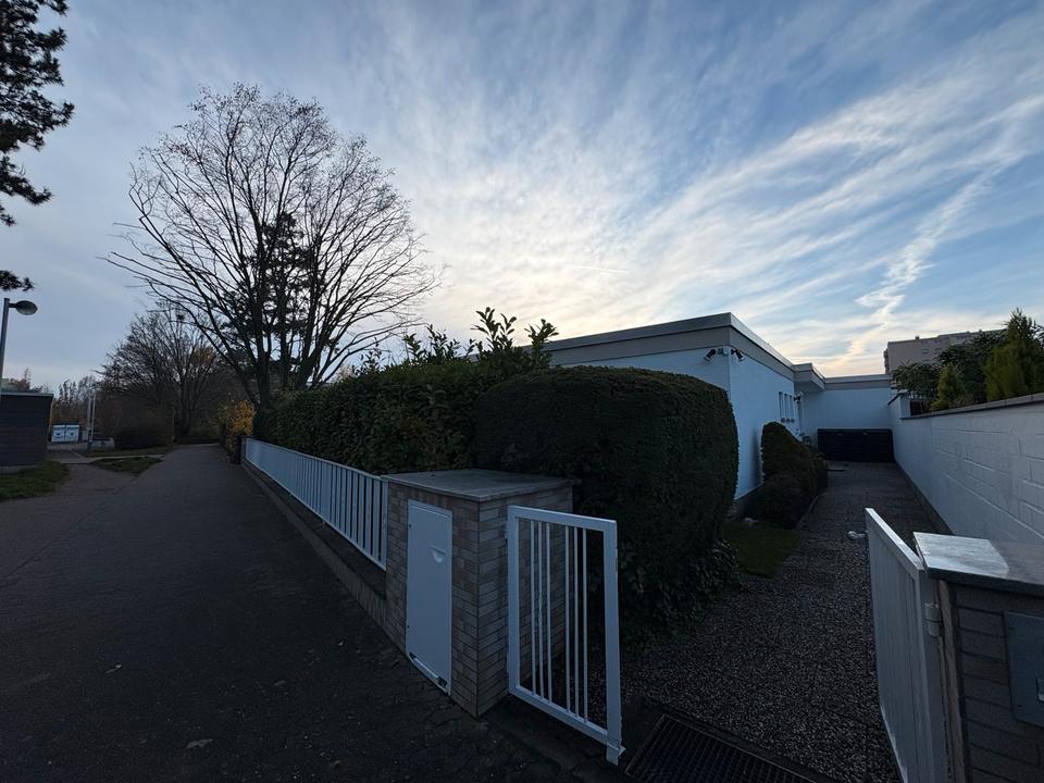 Thumbnail-Erstbezug nach Sanierung Charmanter Bungalow in Darmstadt Arheil.