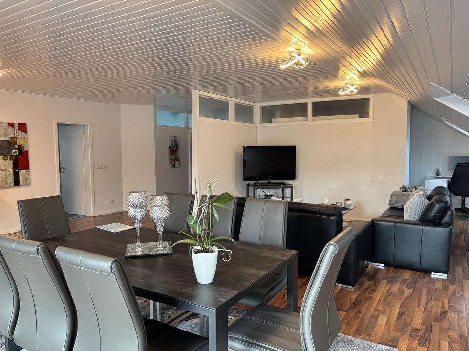 Thumbnail-Schöne Dachgeschosswohnung in einem ruhigen MFH zu vermieten