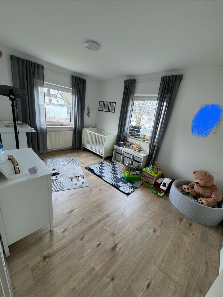 Thumbnail-4 Zimmer Wohnung mit Balkon und Abstellkammer