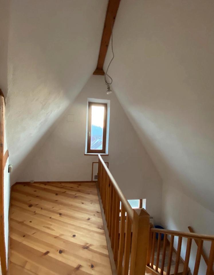 Thumbnail-Schöne DG-Wohnung zu vermieten – 60 qm in Oberesslingen