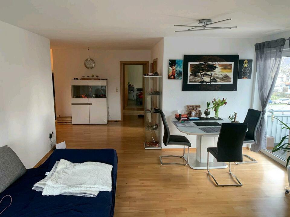 Thumbnail-Schöne und relativ neuwertige 3-Zimmer-Wohnung mit Balkon