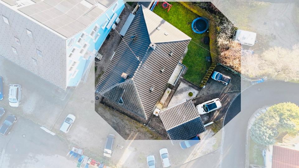 Thumbnail-Zweifamilienhaus mit ausbaufähigem Dachgeschoss in zentralerlage