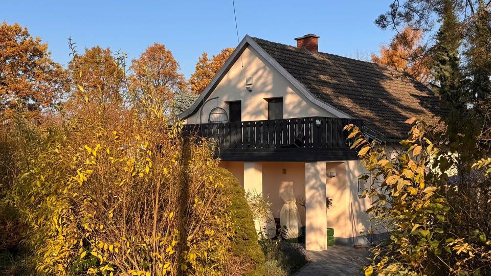 Thumbnail-Großzügiges Einfamilienhaus mieten Siebenlehn mit Einliegerwohnung in Alleinlage