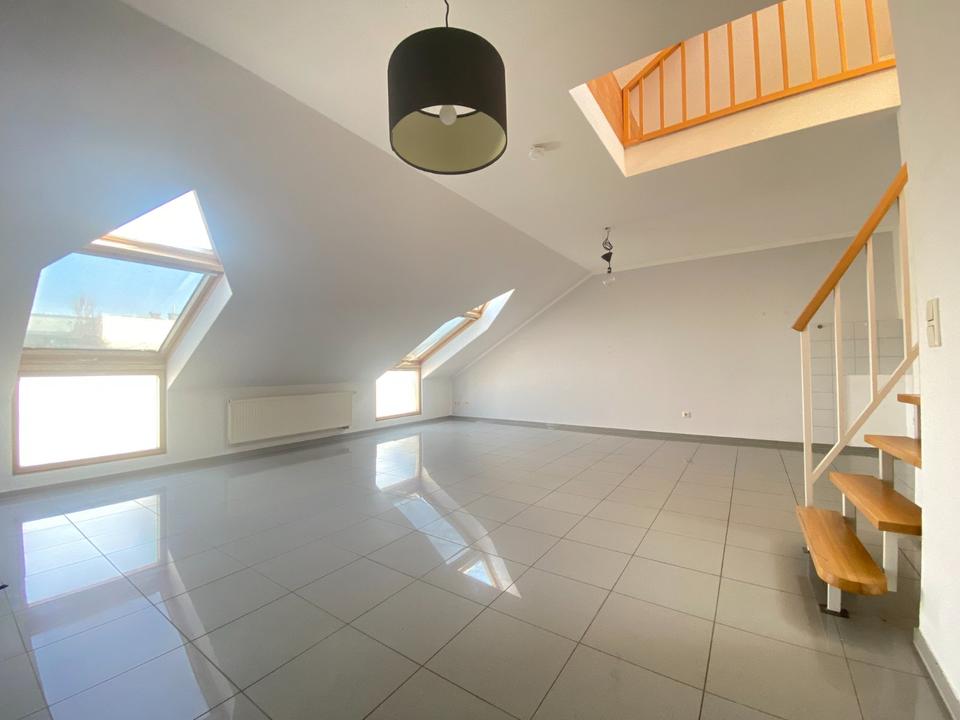 Thumbnail-Kleine DG-Eigentumswohnung mit Nutzfläche zu verkaufen