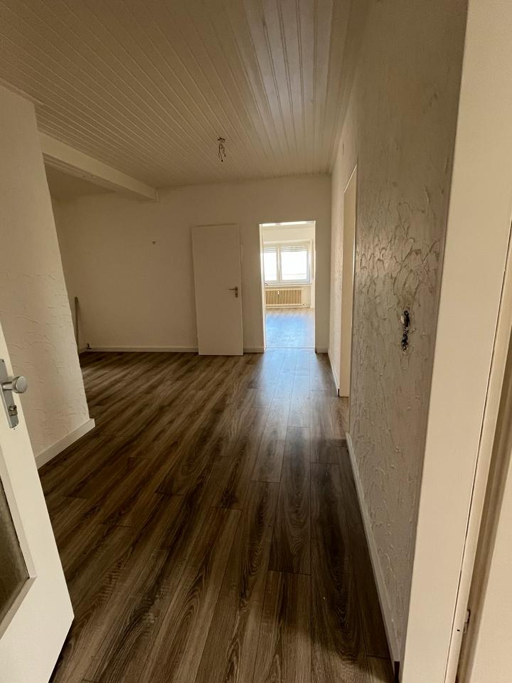 Thumbnail-In Kürze:Top renovierte 140qm Wohnung;4Zimmer,Küche,Bad