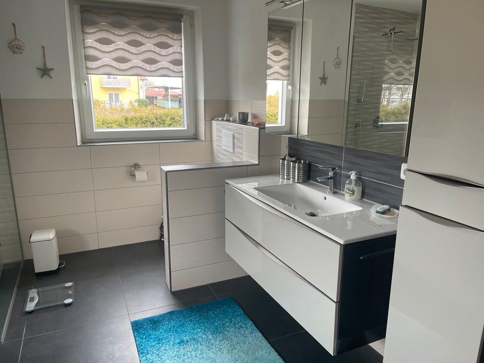 Thumbnail-Helle moderne 3-Zimmer EG Wohnung (teilmöbliert)