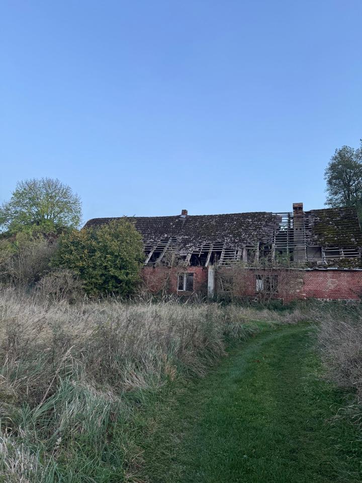 Thumbnail-Grundstück und Gebäude