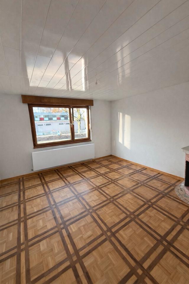 Thumbnail-Attraktive Erdgeschosswohnung (+3 Garagen und Wintergarten)