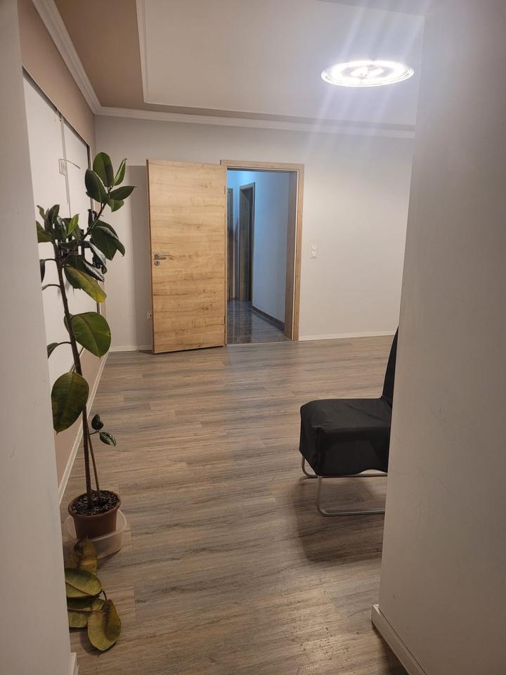 Thumbnail-Wohnung mit Einbauküche zu Vermieten