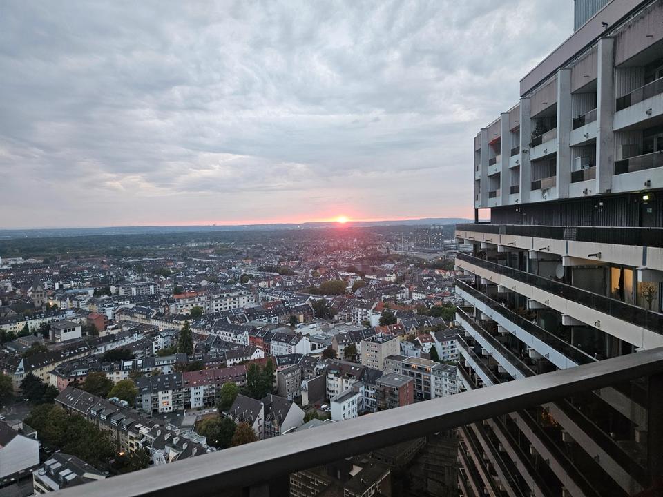 Thumbnail-2 Zimmerwohnung mit Balkon in Köln-Sülz, Uni Center