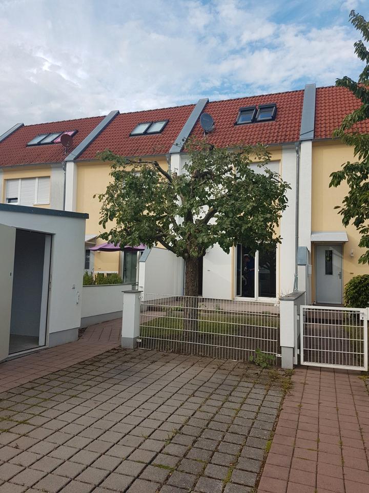Thumbnail-Sehr schöne Reihenhauswohnung Niedrigenergiehaus mit Garten