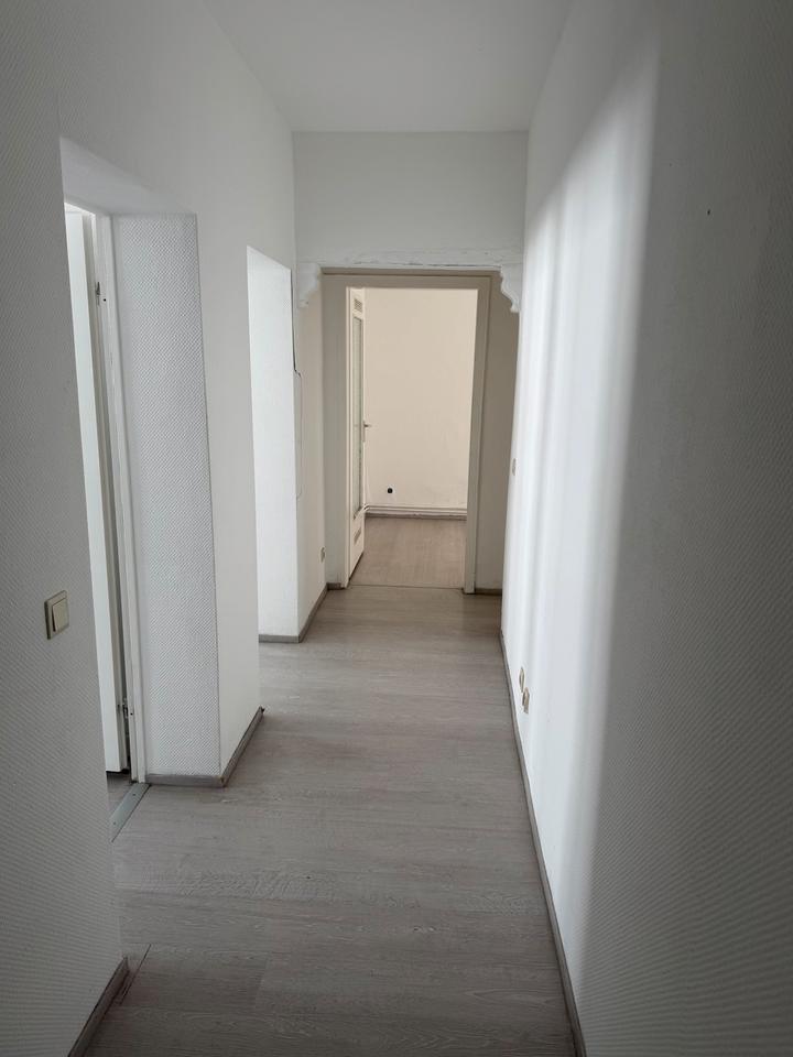 Thumbnail-Köln Zollstock 67 m2 drei Zimmer Wohnung 1050€ Kaltmiete