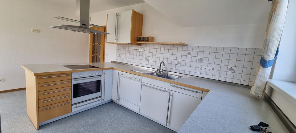 Thumbnail-Wohnung im 1. OG v. Zweifamilienhaus mit EBK, Balkon und Garage