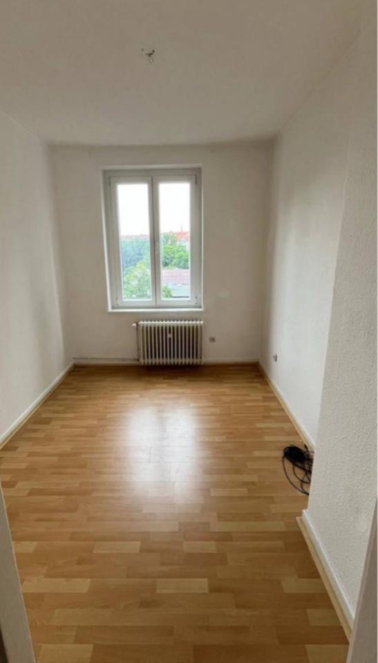 Thumbnail-Helles WG-Zimmer mit Balkon in guter Lage - möbliert mit Schrank