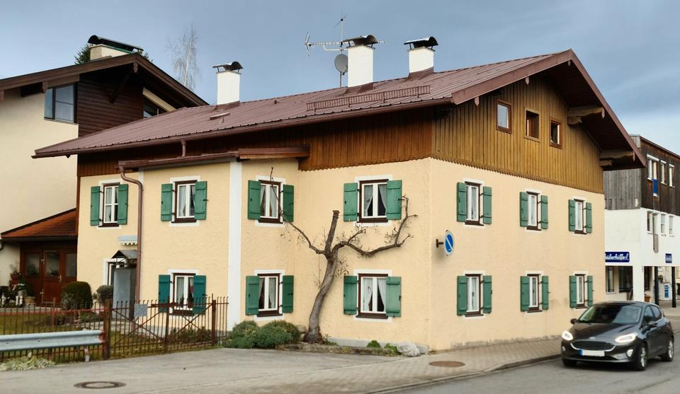 Thumbnail-Wohnen & Arbeiten im Ortskern: gr. Haus mit Garten und XXL-Garage