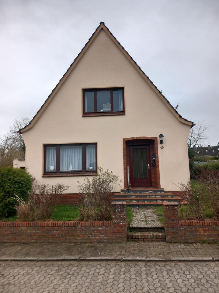 Thumbnail-Gemütliches Einfamilienhaus mit Potenzial -provisionsfrei-