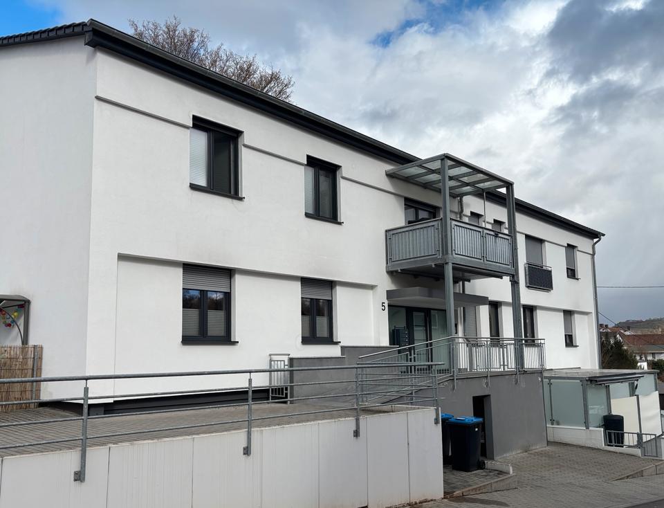 Thumbnail-Modern kernsanierte 3-ZKB Wohnung mit Balkon in ruhiger Lage