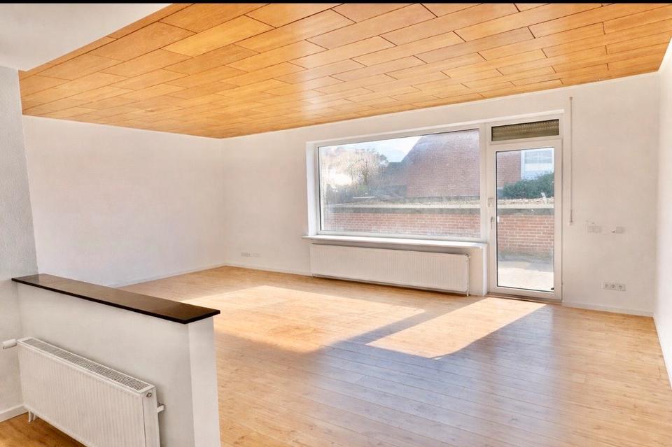 Thumbnail-Großzügige 3,5 Zimmer EG Wohnung mit großem Garten & Terrasse