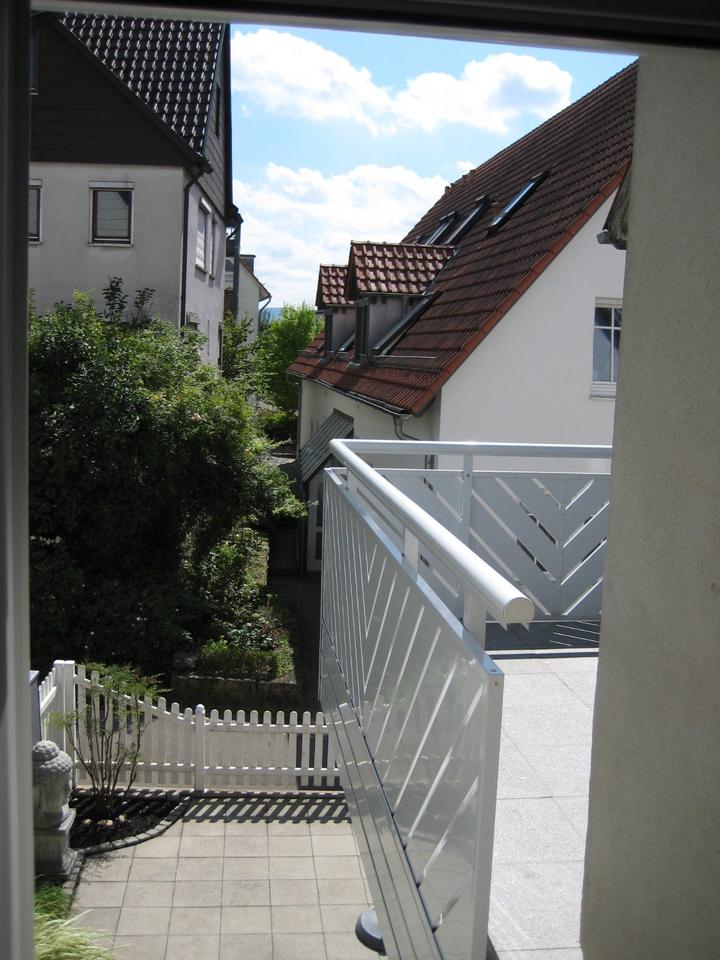 Thumbnail-Helle 3,5-Zi.-DG-Wohnung mit Balkon & EBK – frisch renoviert, zen