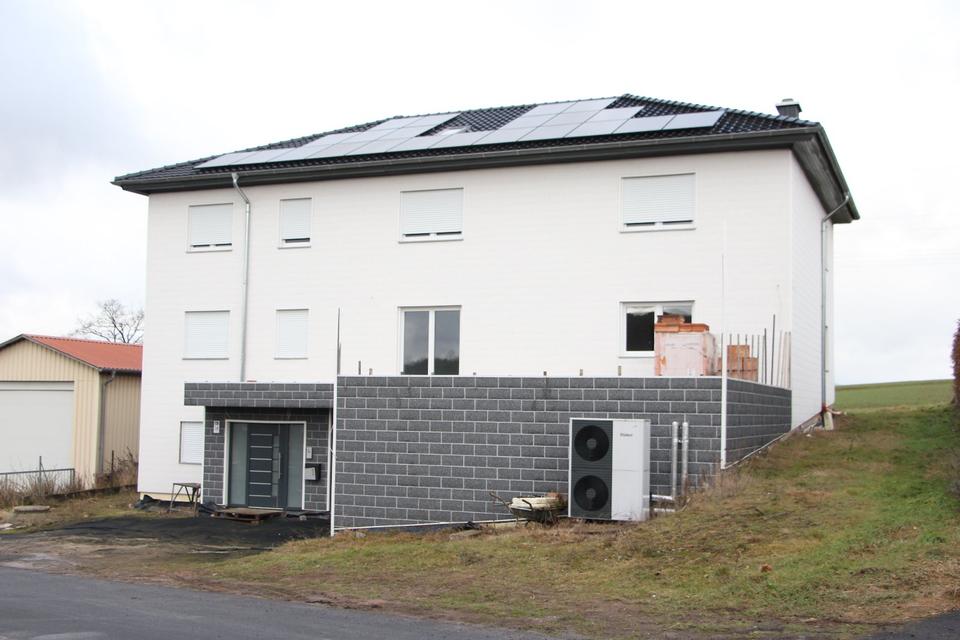 Thumbnail-Großzügiges Ein-Zwei-Dreifamilienhaus in Guxhagen-Ellenberg A+