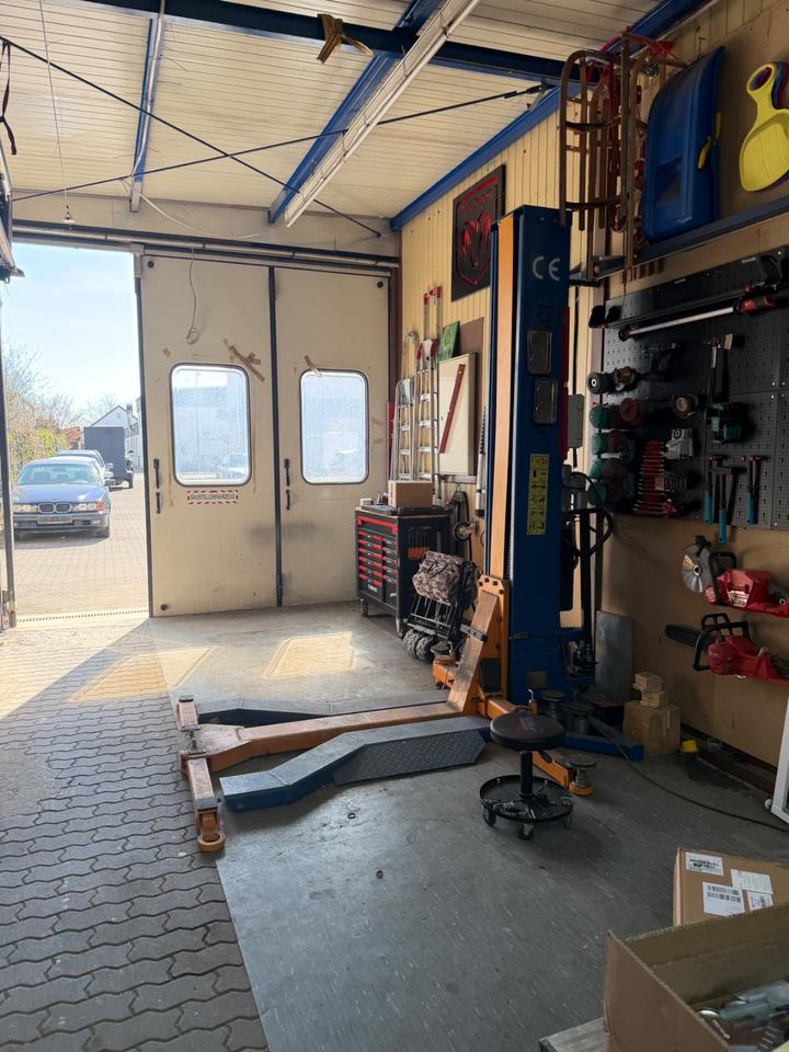 Thumbnail-Perfekt für Werkstatt & Lager – Gewerbehalle in Königsbrunn