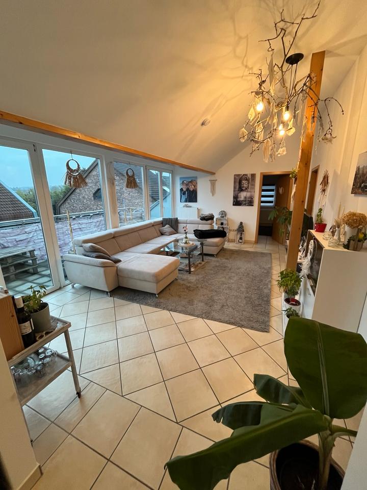 Thumbnail-Möblierte 3-Zimmer-Dachgeschosswohnung mit Balkon ab 15. März 26