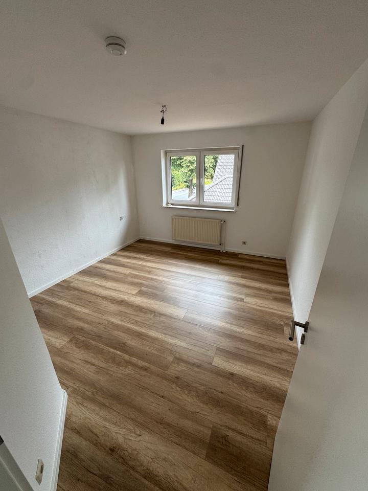 Thumbnail-Helle 55 m² Wohnung im 1. OG mit Balkon