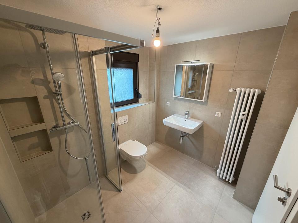 Thumbnail-Neu renovierte 2-Zimmer Wohnung (62 m²) mit neuem Bad & moderne K