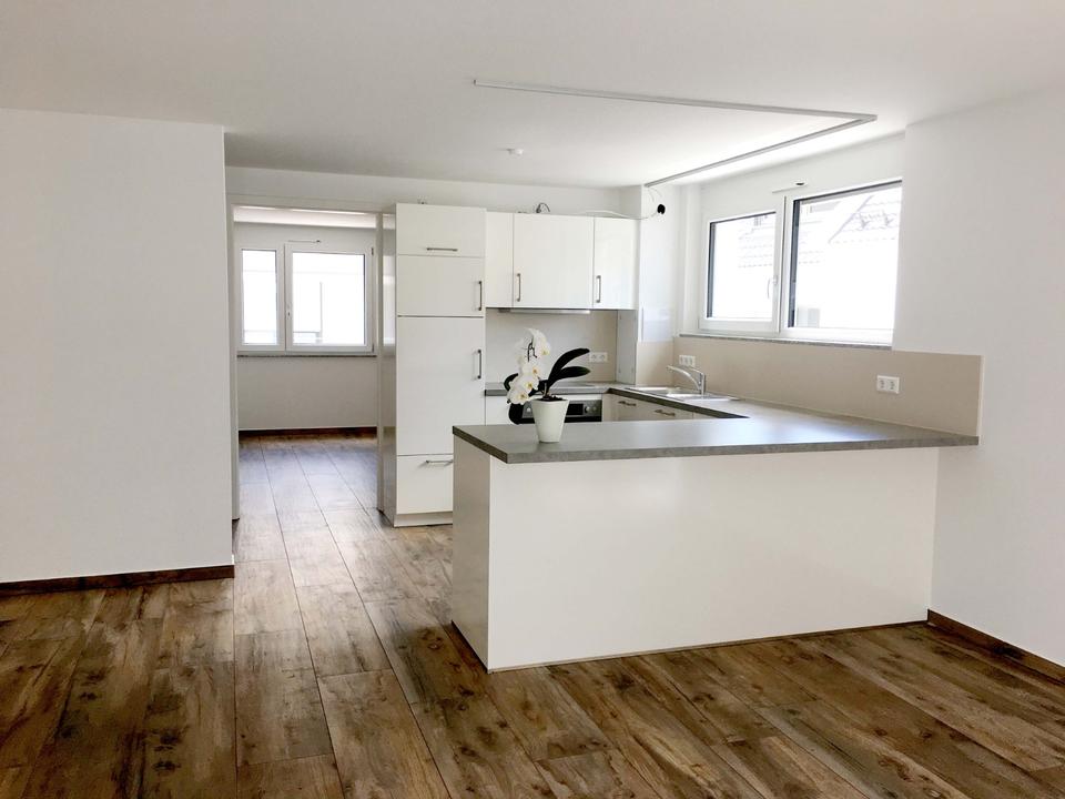 Thumbnail-Helle 3-Zimmer-Wohnung mit Balkon & Tiefgarage - Nufringen