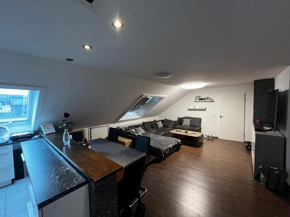 Thumbnail-Nachmieter für Helle 3-Zimmer Dachgeschosswohnung in Wuppertal