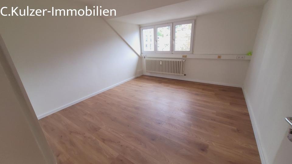 Thumbnail-Helles WG-Zimmer 14,5 m2, in großer DG-Wohnung - im Zentrum von Lörrach - Frei ab 1.5.26