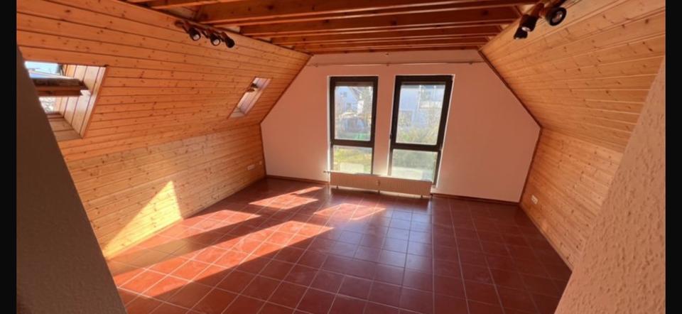 Thumbnail-Helle 4-Zimmer-Wohnung im OG eines gepf. in ruhiger Lage, Obh.