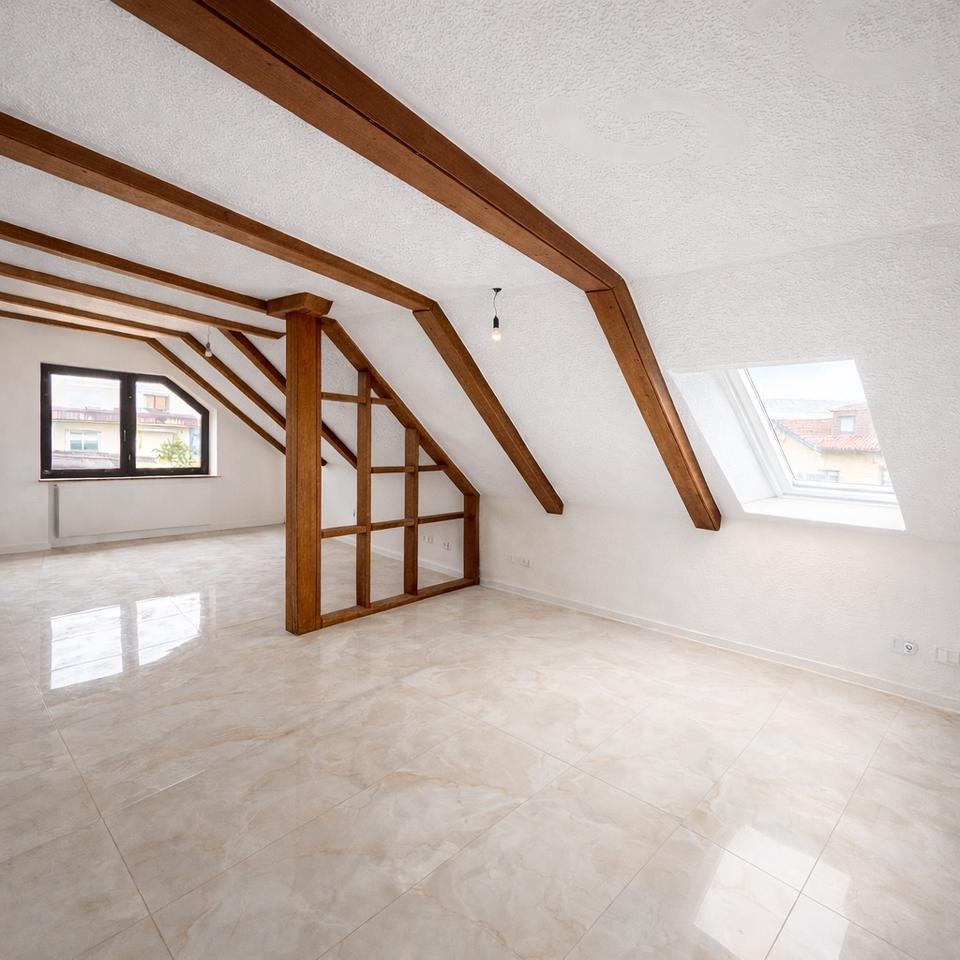 Thumbnail-Helle 3,5 Zimmer-Dachgeschoss-Wohnung mit Balkon in top Lage