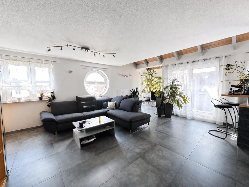 Thumbnail-4,5-Zimmer-DG-Maisonette mit Südbalkon in Filderstadt-Bernhausen