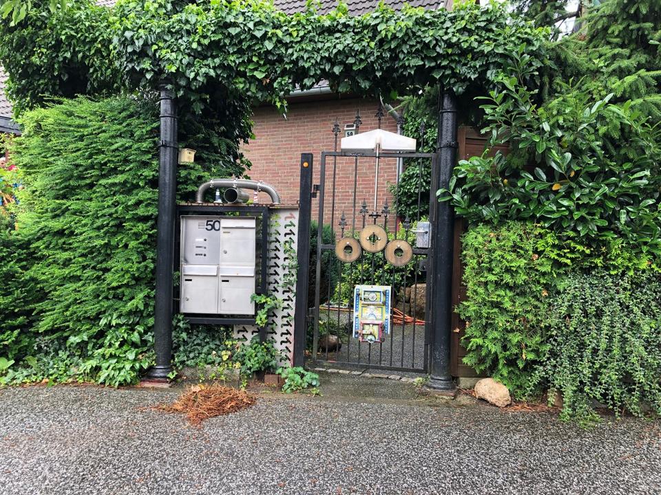 Thumbnail-Möbeliertes Zimmer in Einzelhaus mit Garten