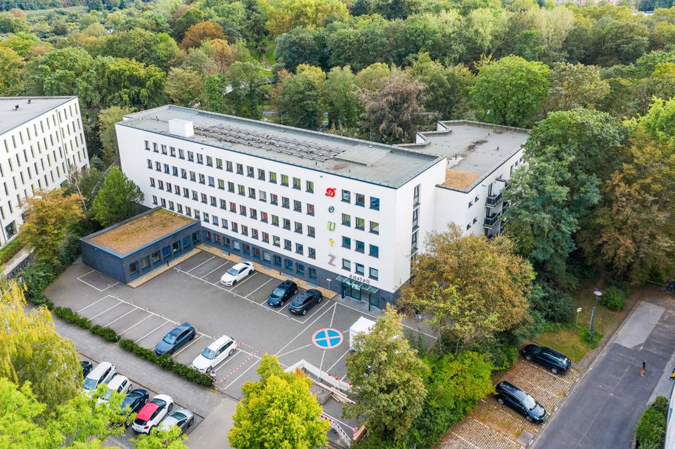 Thumbnail-Möbliertes Zimmer in Frauen-WG in zentraler Lage für Studenten und Azubis