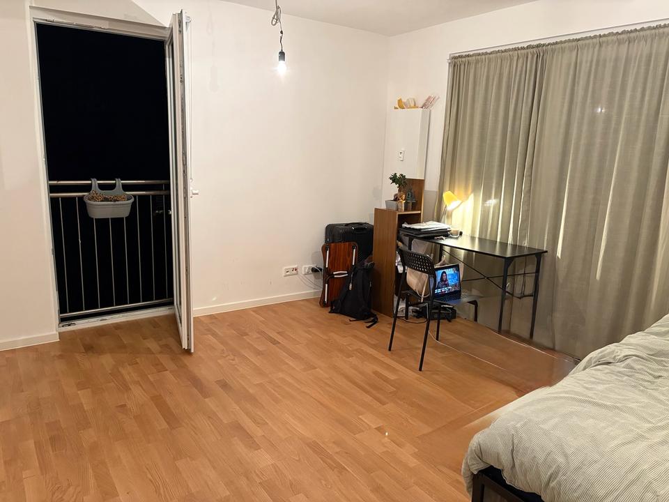 Thumbnail-Helle 1 ZKB mit Balkon im Frankfurt