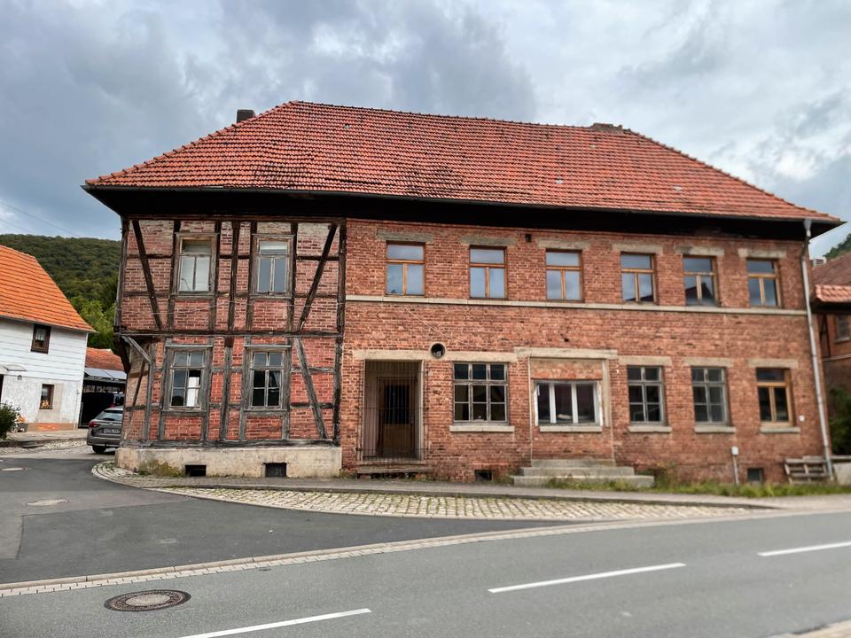 Thumbnail-Großes Haus mit Stallungen und Scheune